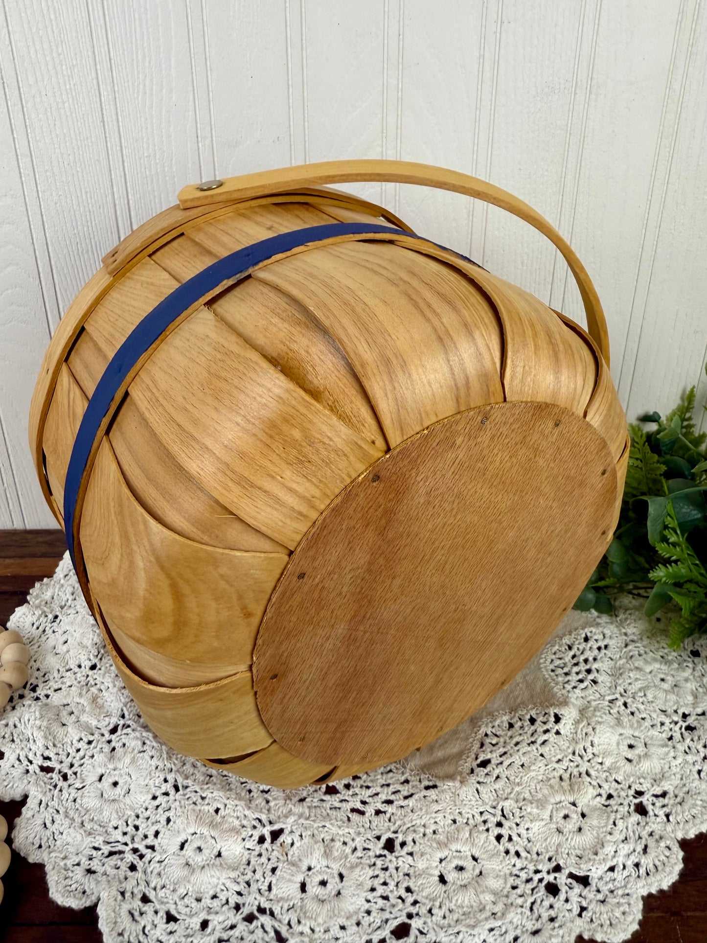 Wooden Small Bushel Basket with Blue Band