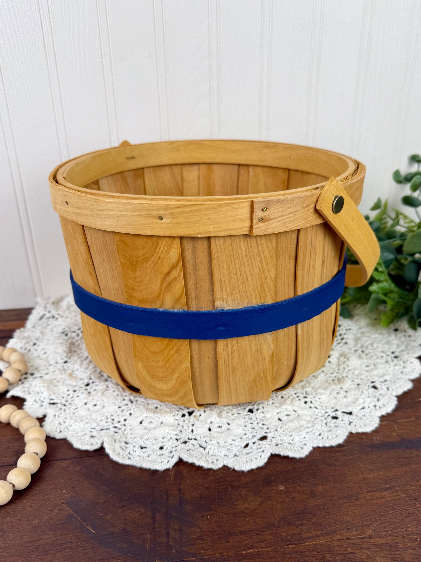 Wooden Small Bushel Basket with Blue Band