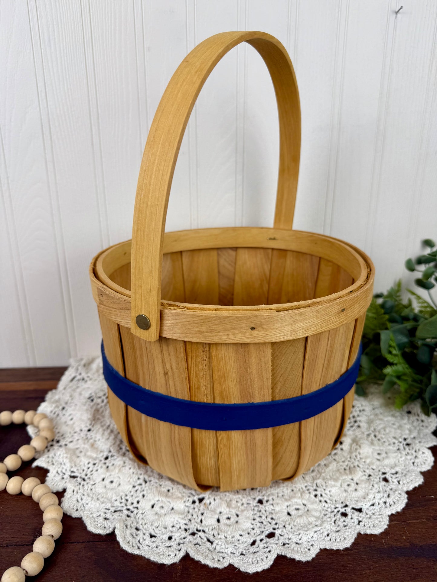 Wooden Small Bushel Basket with Blue Band