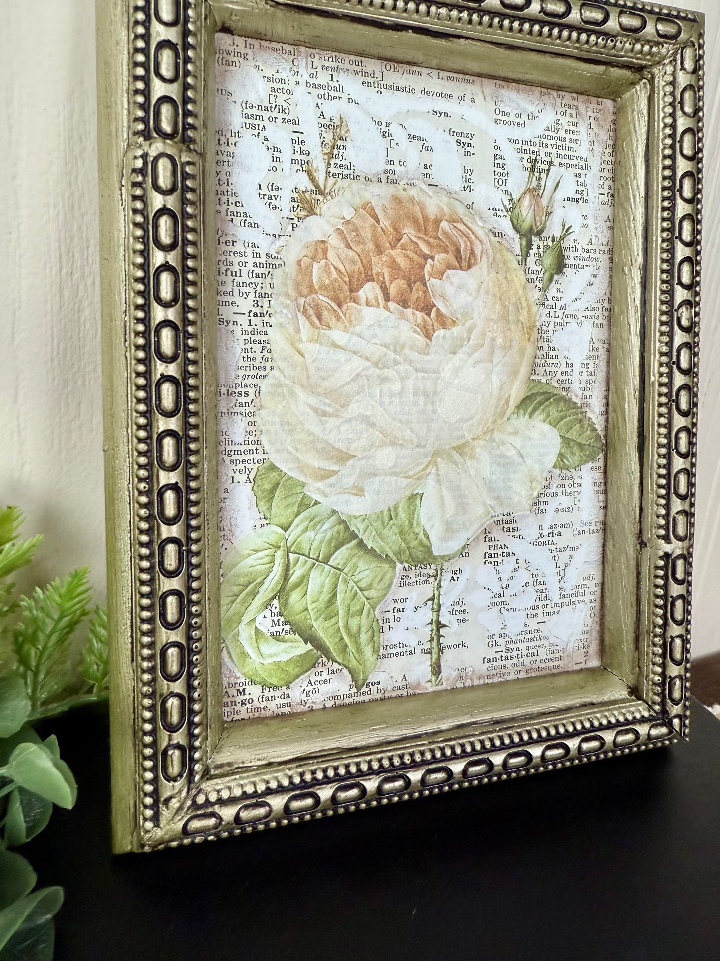 Upcycled White Floral Pictured Frame Wall Art