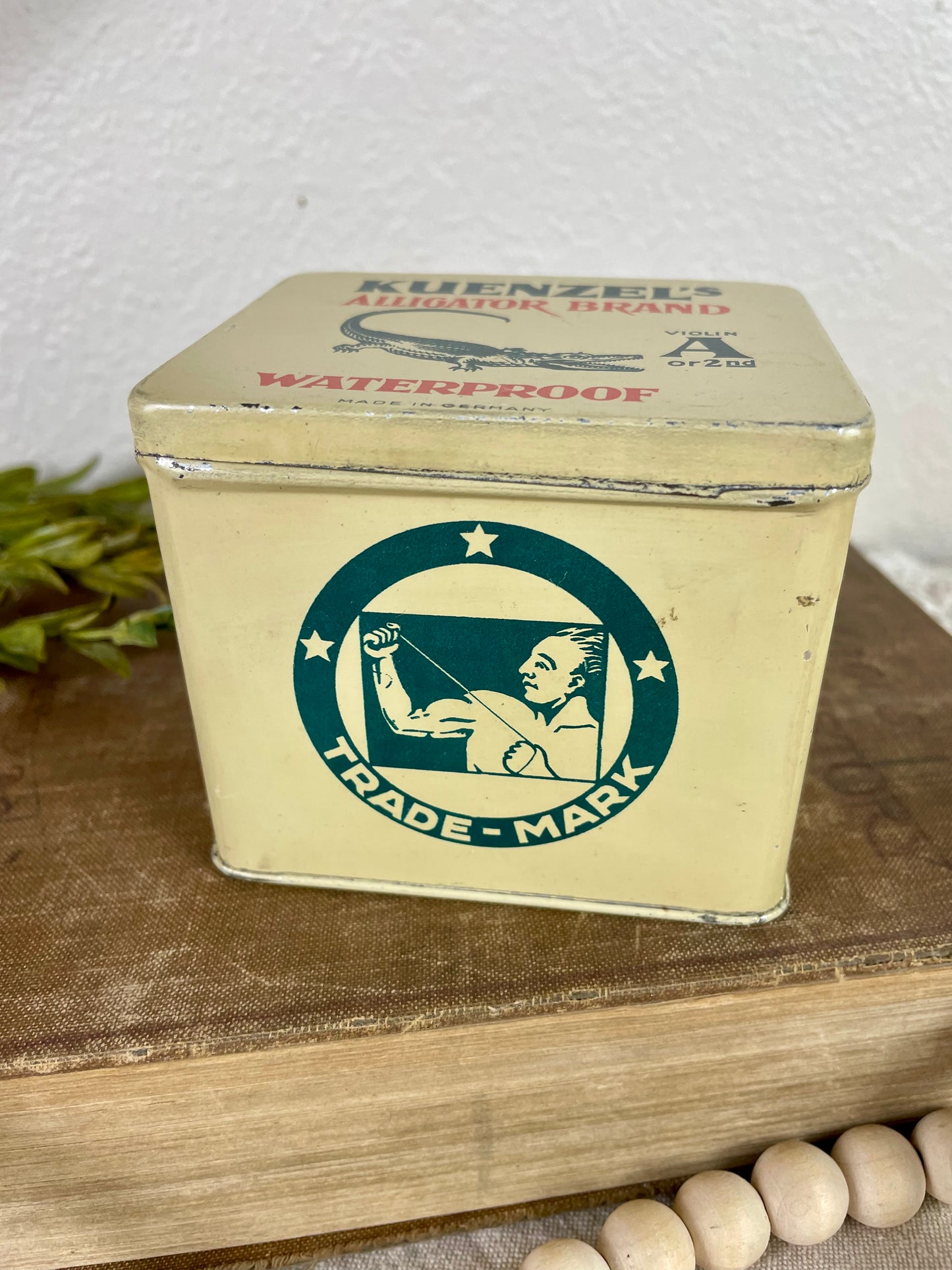 Vintage Kuenzel’s Violin Strings Tin with Strings