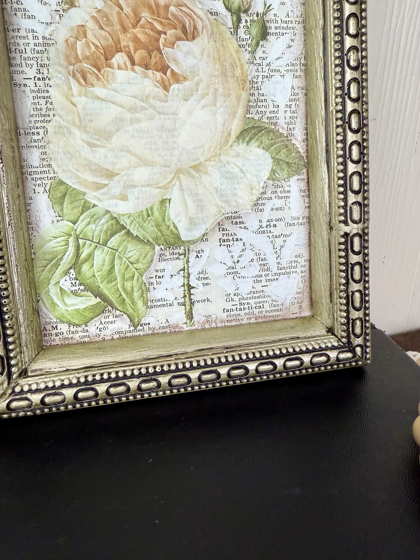 Upcycled White Floral Pictured Frame Wall Art