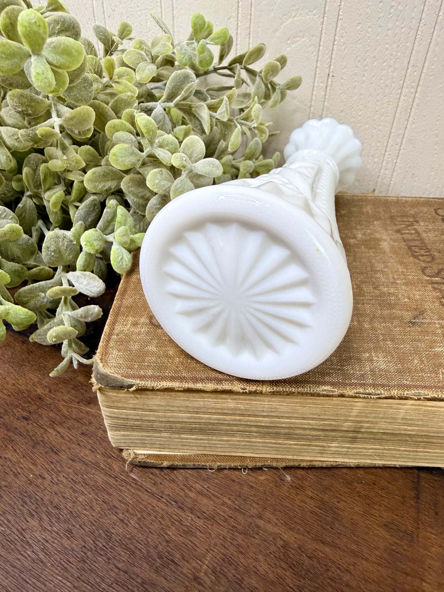 Vintage Anchor Hocking Stars & Bars Milk Glass Bud Vase