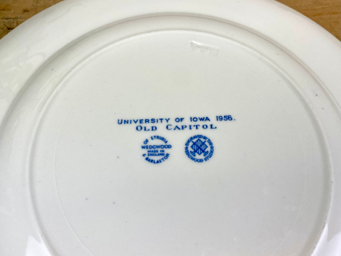 Vintage 1956 Wedgwood University of Iowa ‘Old Capitol’ Porcelain Dinner Plate