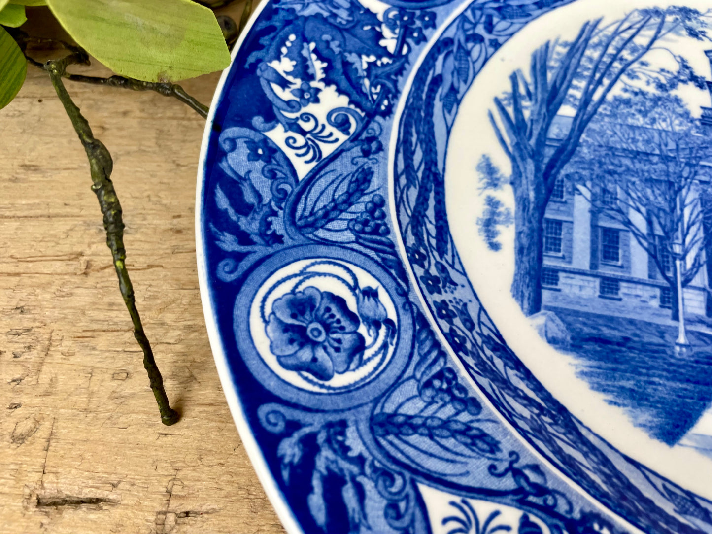 Vintage 1956 Wedgwood University of Iowa ‘Old Capitol’ Porcelain Dinner Plate