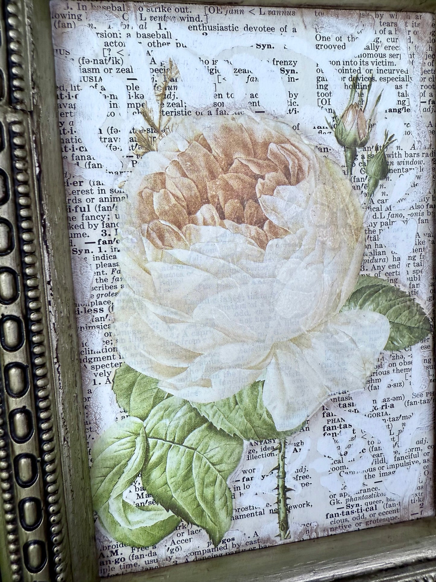 Upcycled White Floral Pictured Frame Wall Art