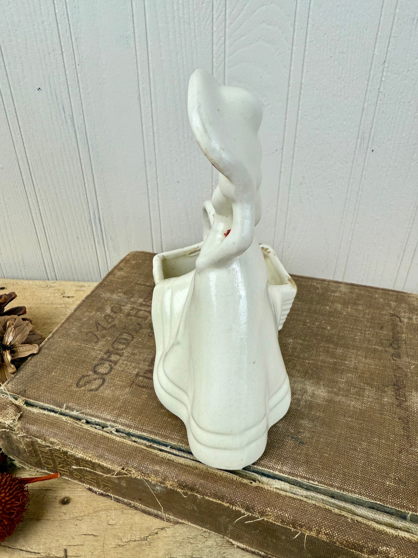 Vintage 1930’s Hull Pottery Southern Belle Planter