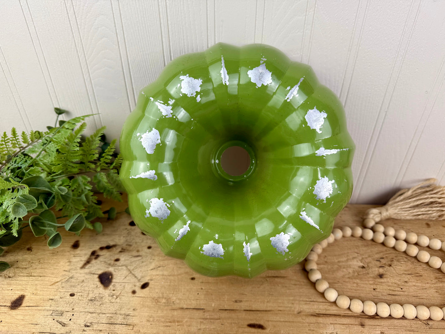Vintage Avocado Green Fluted Aluminum Bundt Pan