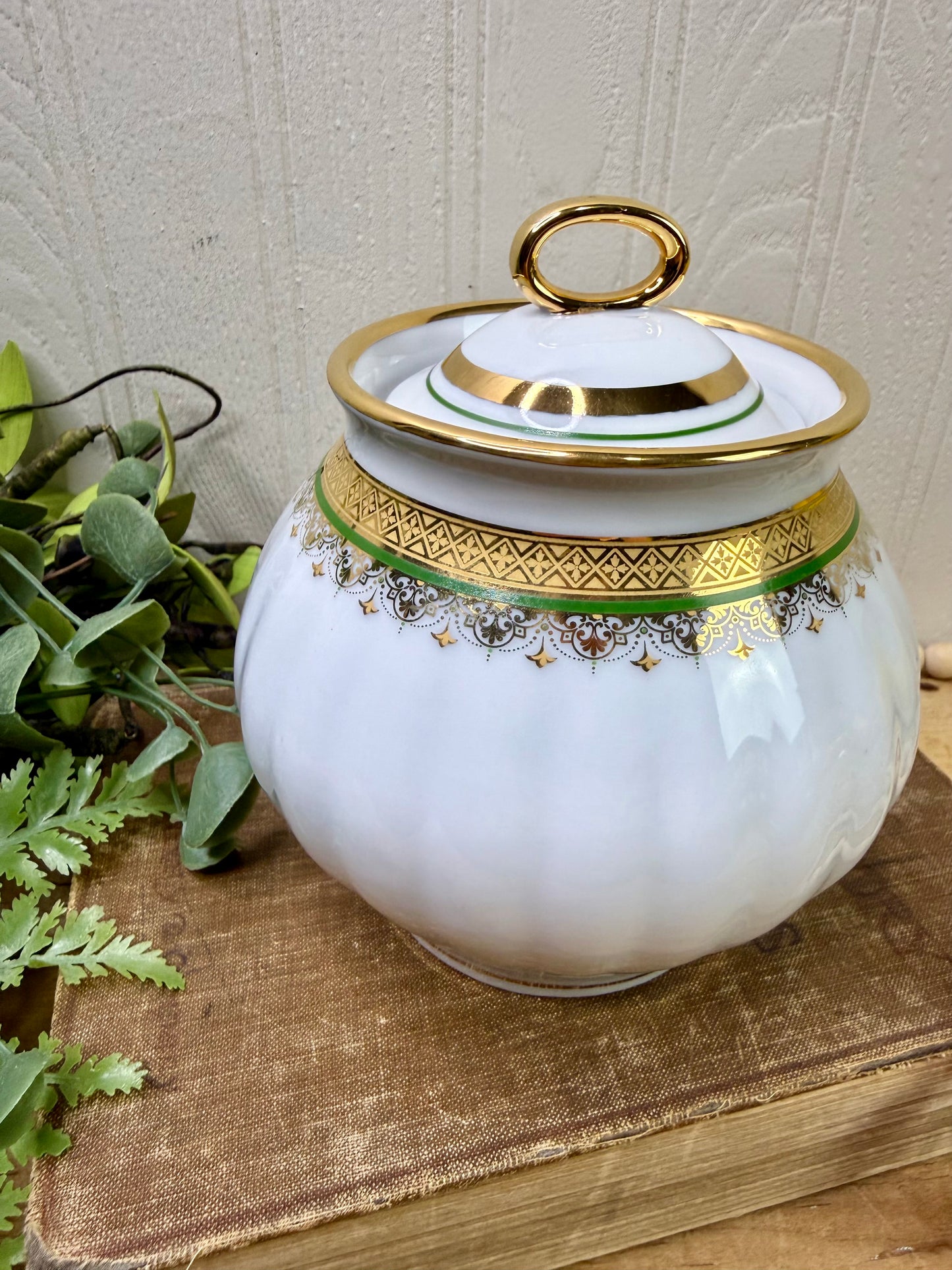 Vintage Dulevo Russian Porcelain Sugar Bowl