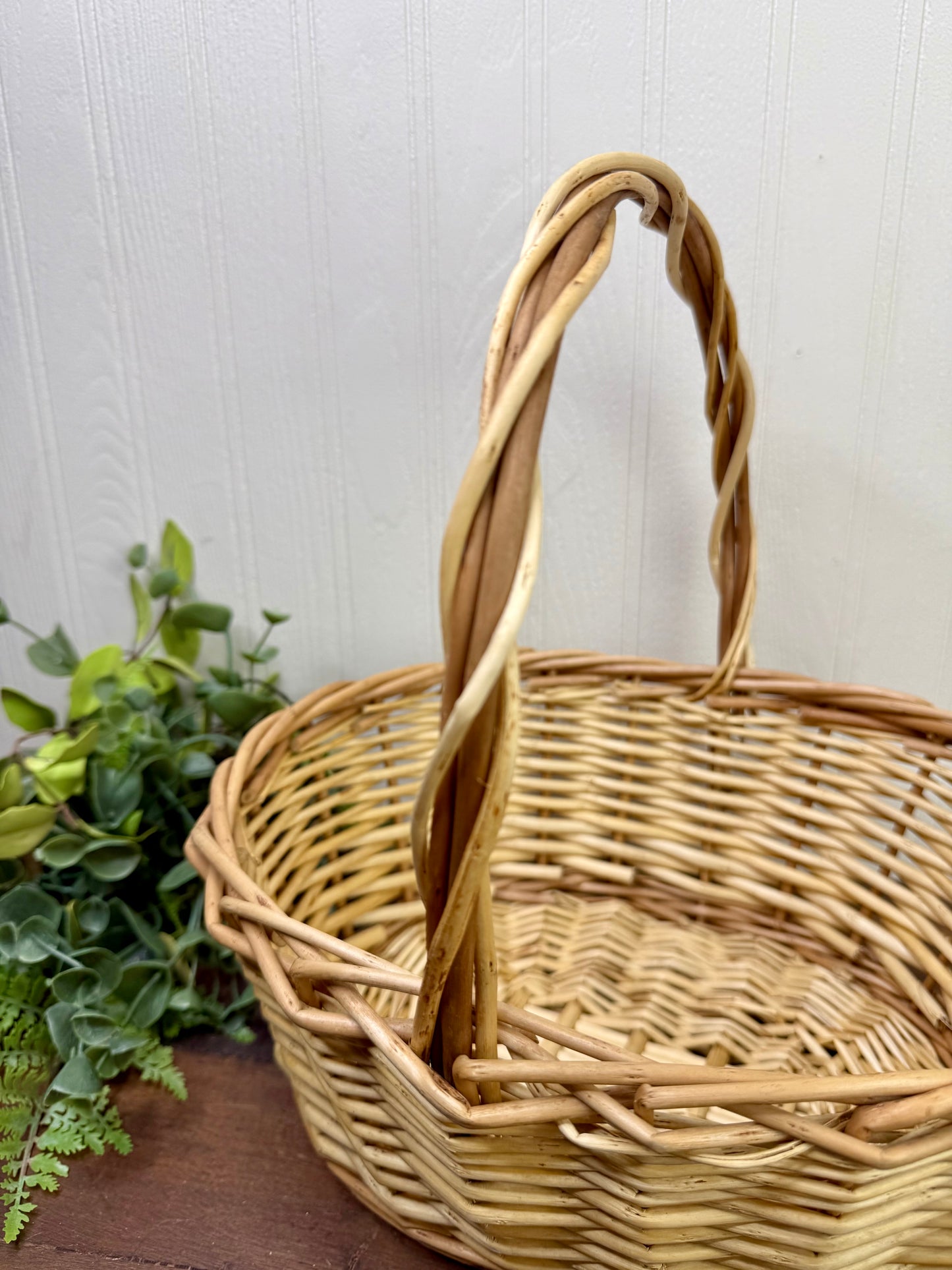 Vintage 2-Toned Chunky Weave Basket with Handle