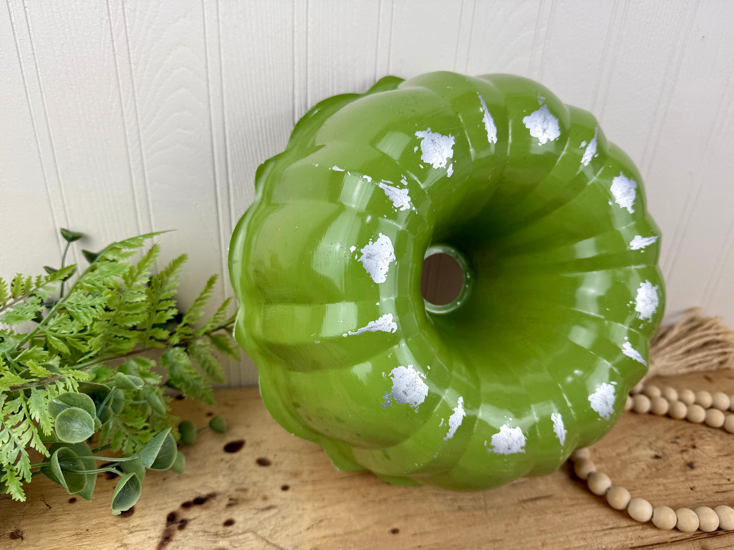 Vintage Avocado Green Fluted Aluminum Bundt Pan