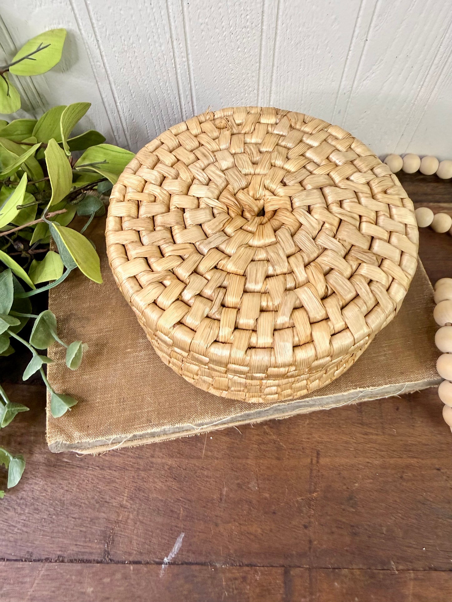 Vintage Wicker Coaster Set with Holding Case