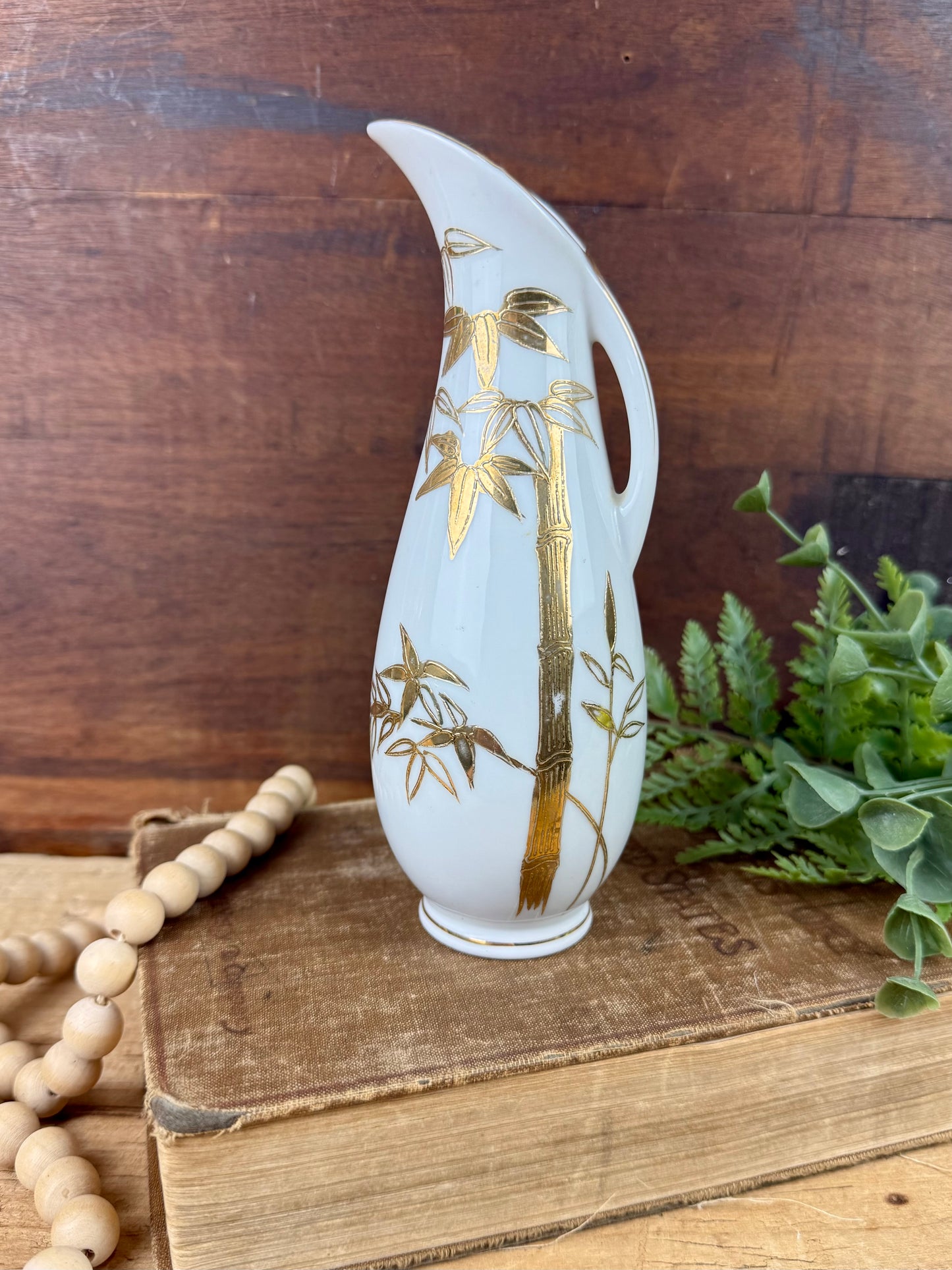 Vintage Mid-Century Japanese Porcelain Bud Vase