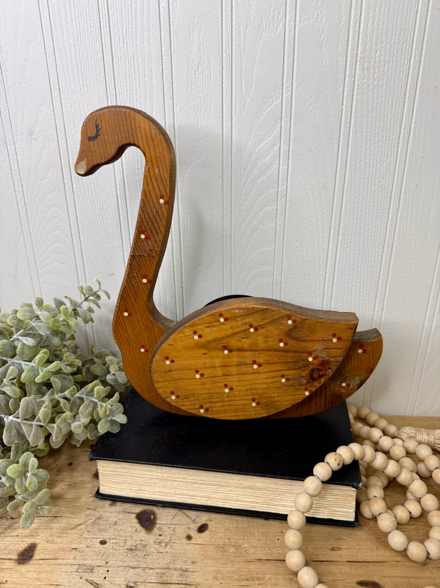 Vintage Home Interiors Wooden Goose Wall Pocket with Red Florals