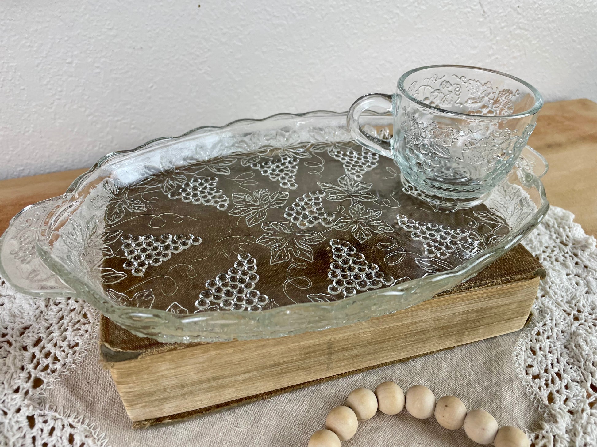 Vintage Anchor Hocking Clear Glass 8-Piece Snack Set with Vintage Anchor Hocking Clear Glass 8-Piece Snack Set with