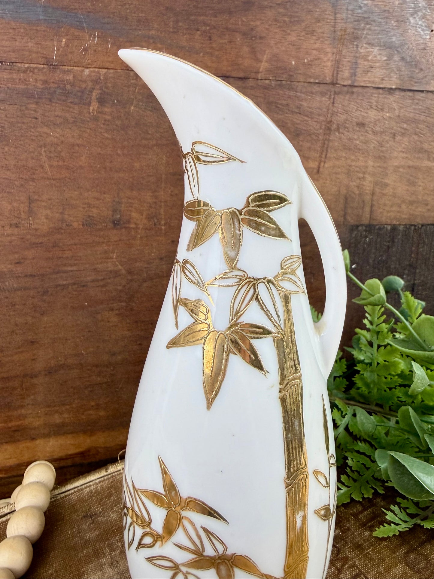 Vintage Mid-Century Japanese Porcelain Bud Vase