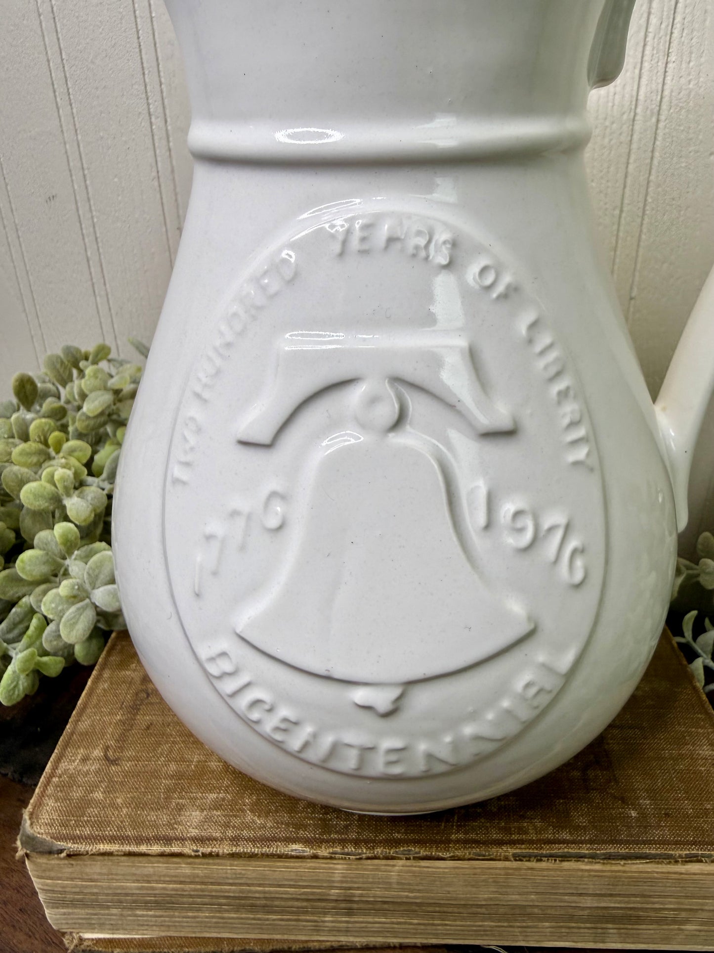 Vintage 1976 United States Bicentennial Commemorative Pitcher
