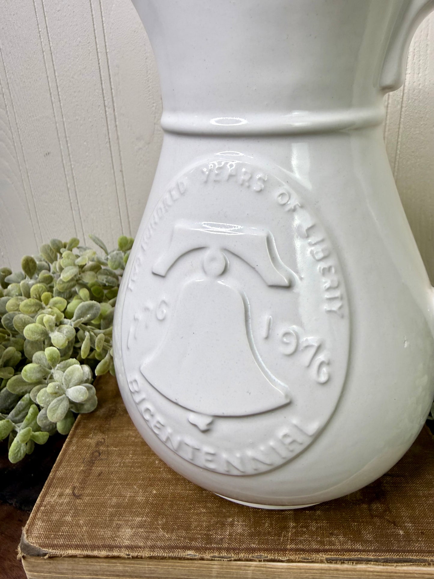 Vintage 1976 United States Bicentennial Commemorative Pitcher