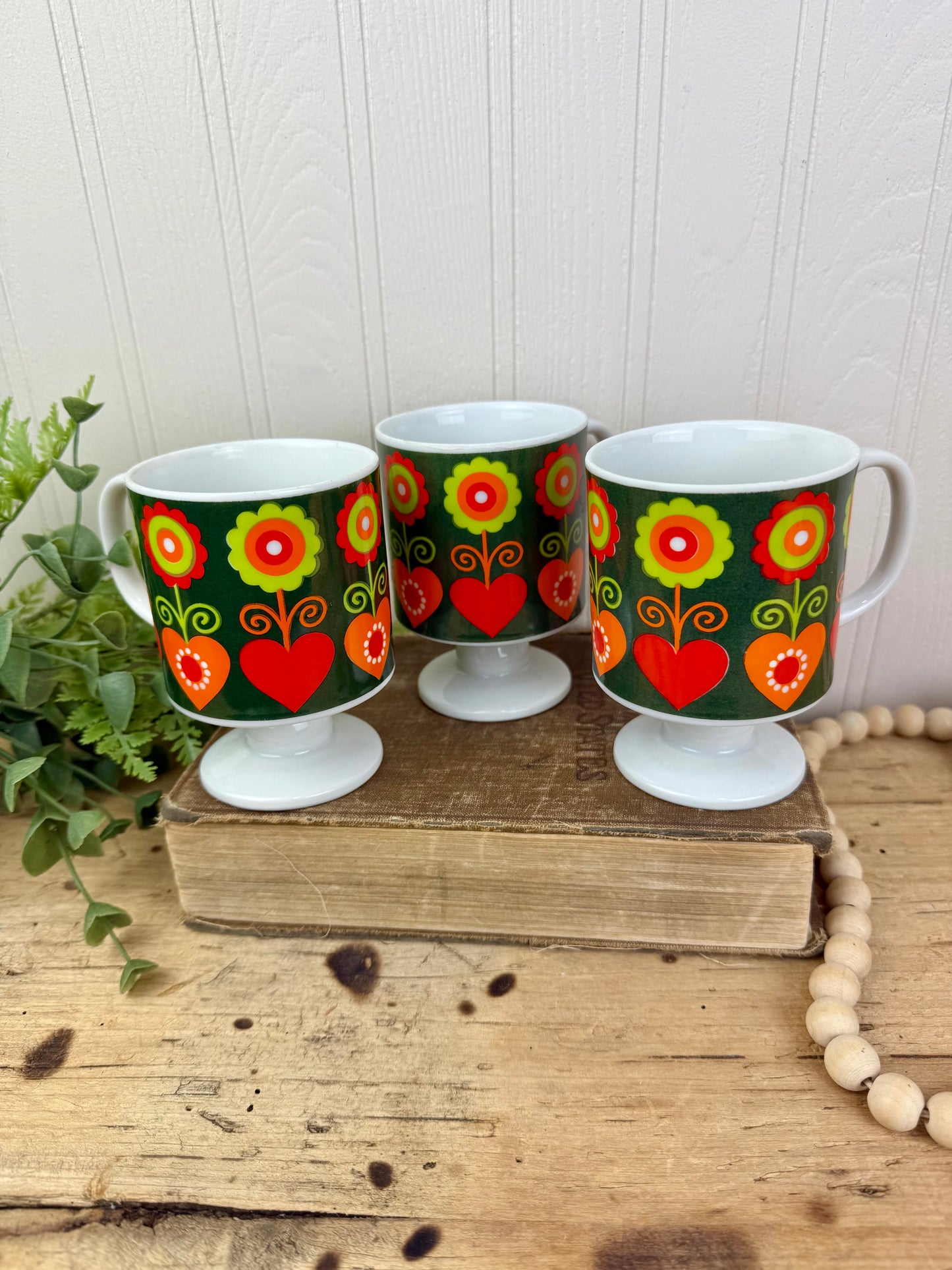 Vintage Mid-Century Nesting Mug Set