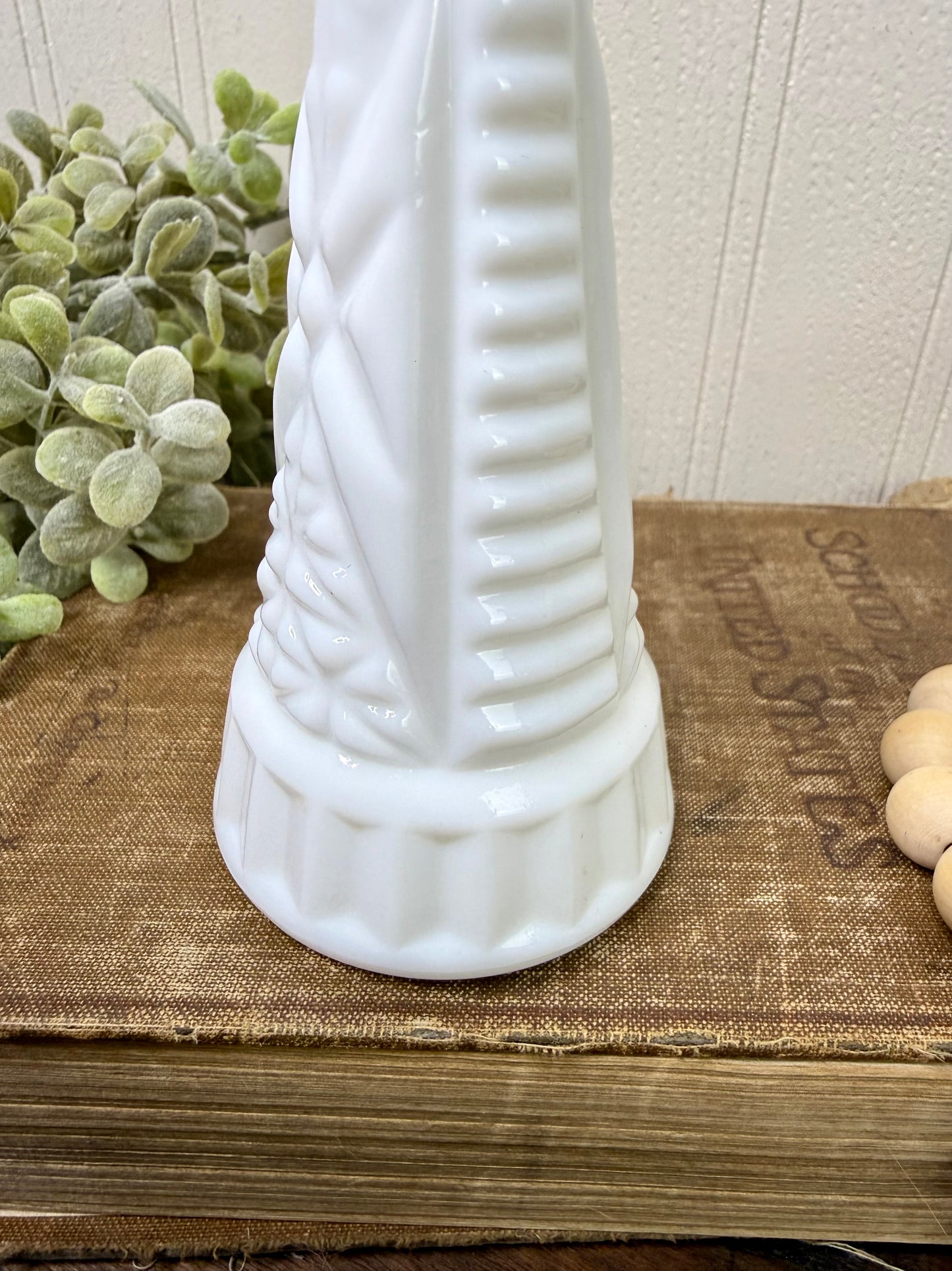 Vintage Anchor Hocking Stars & Bars Milk Glass Bud Vase