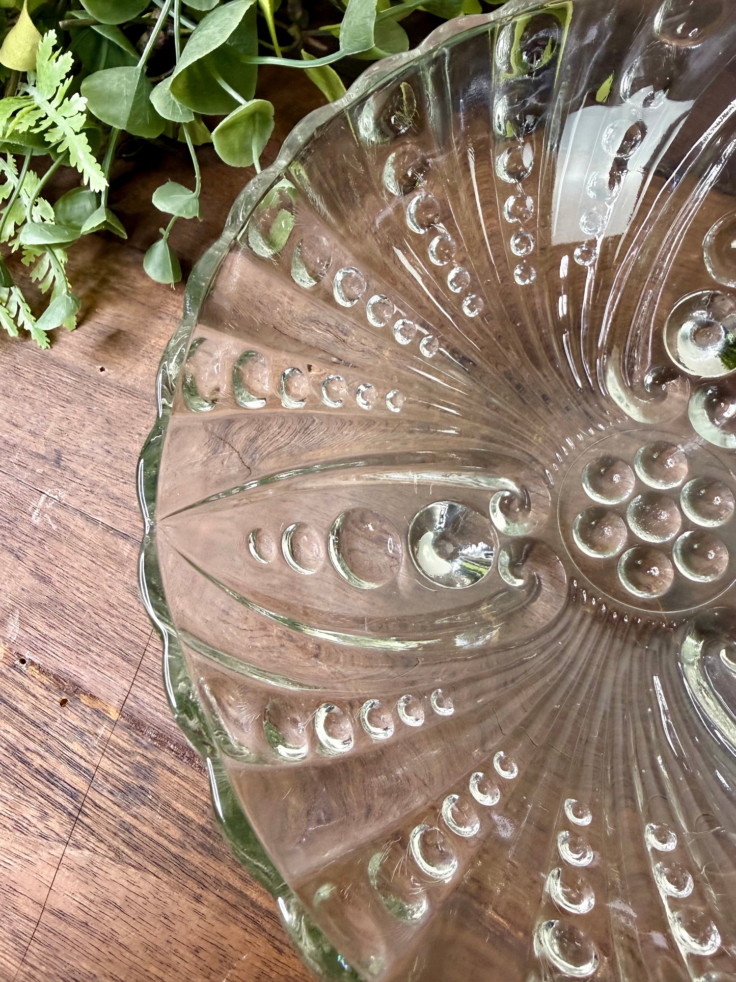 Vintage Anchor Hocking Oyster & Pearl Pattern Footed Bowl