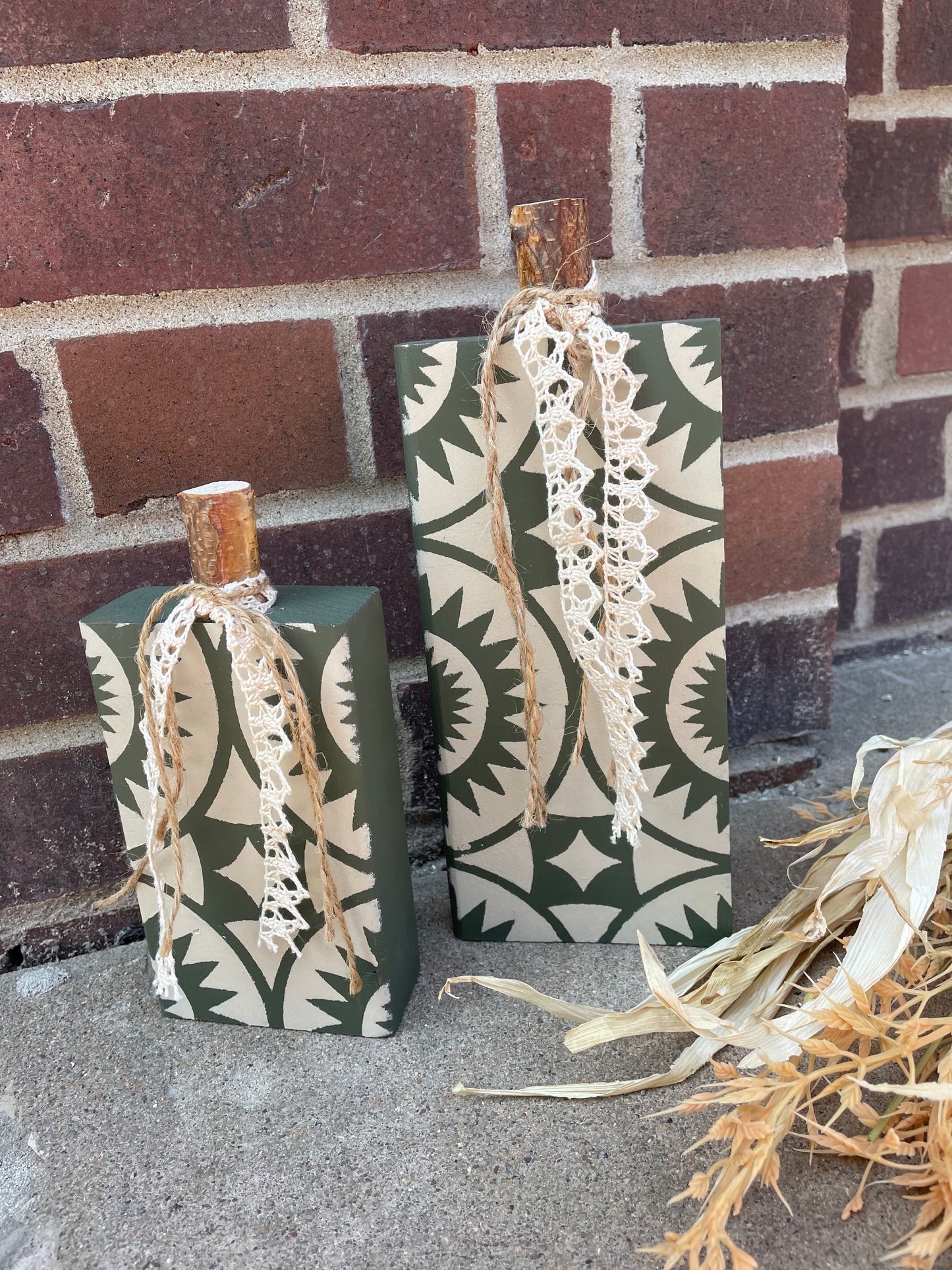 Handmade Reclaimed Wood Dark Green & Beige Pumpkin Set